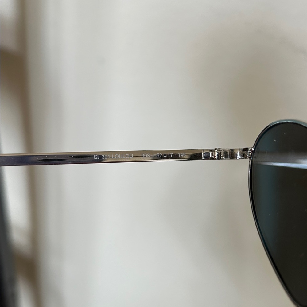 Saint Laurent SL 301 Loulou Heart-Shape Sunglasses Gold Frame Black/Gradient Len - Picture 9 of 17